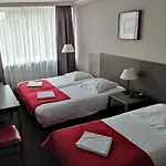 新斯干普酒店
