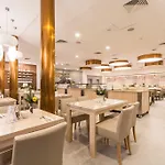 新斯干普酒店