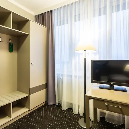 New Skanpol Hotel