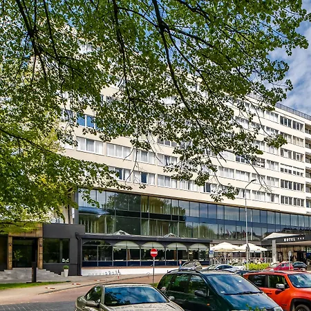 Hotel New Skanpol 3*